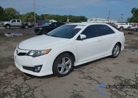 2013 Toyota Camry Se z USA, uszkodzony, nr VIN 4T1BF1FK2DU640078